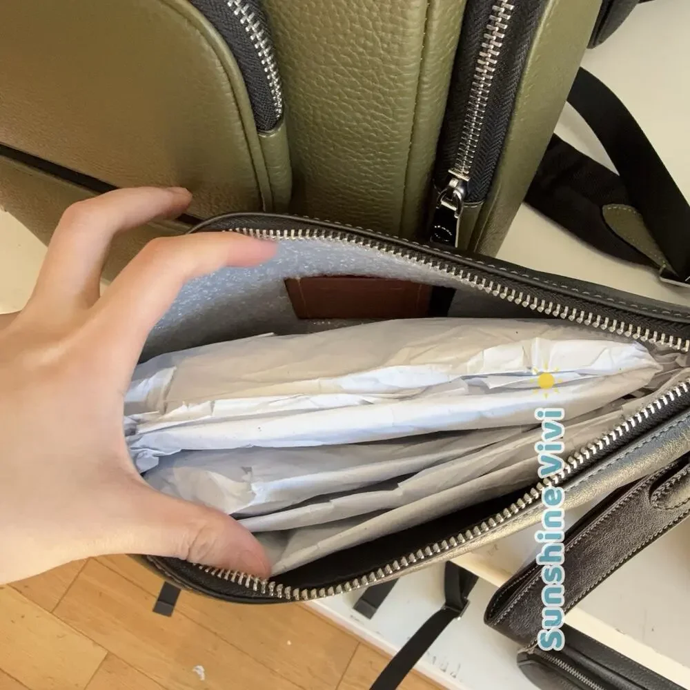 NWT Coach Pouch with charm Silver/Black CEB50 Shiny smooth refined calf leather - Picture 8 of 8